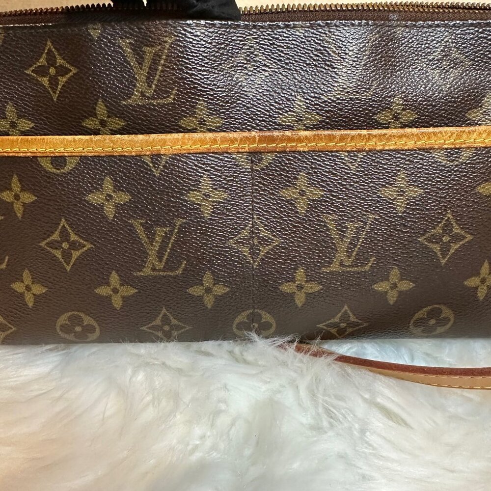 Louis Vuitton Monogram Canvas Crossbody Bag in Brown and Tan - Picture 14 of 16